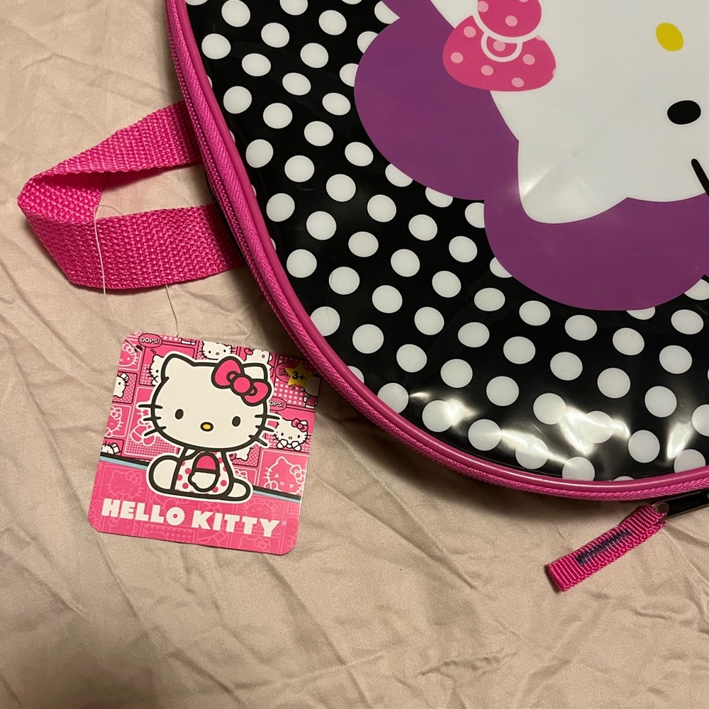 Hello Kitty Backpack 💕 - Picture 2 of 6